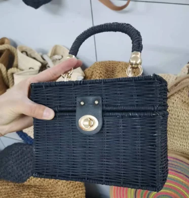 Dabīga rotangpalmas melna Crossbody soma