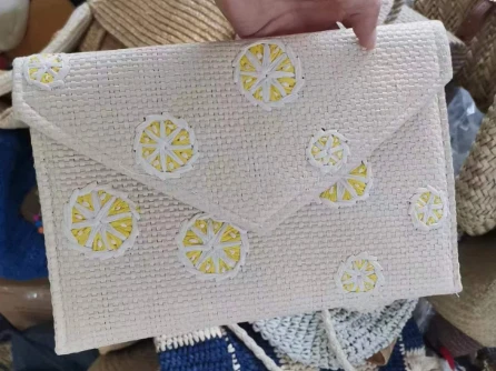 Papīra izšūšanas sieviešu sajūga soma