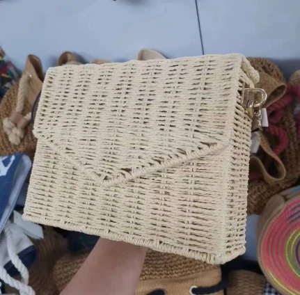 Dabīga rotangpalmas sieviešu pludmales soma