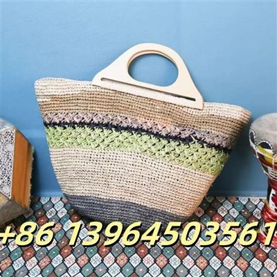 Raffia rokassoma ar koka rokturiem