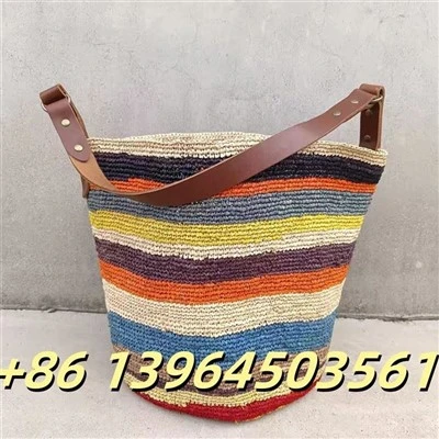 Krāsains raffia kauss ar īstu ādu